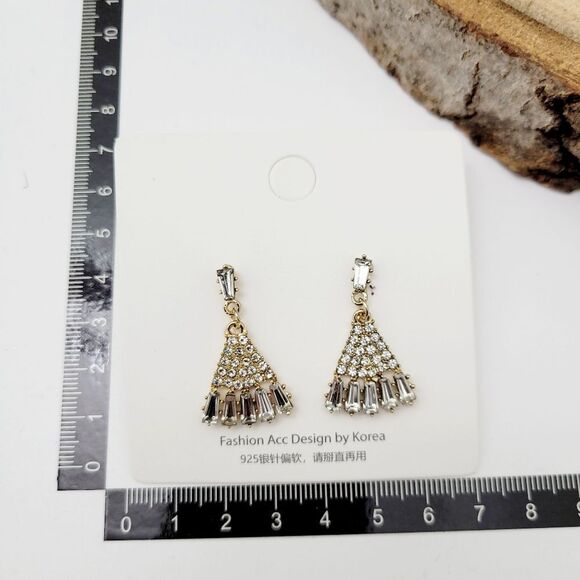 Brand New Gold Tone Silver Rhinestone Earrings - Picture 9 of 9